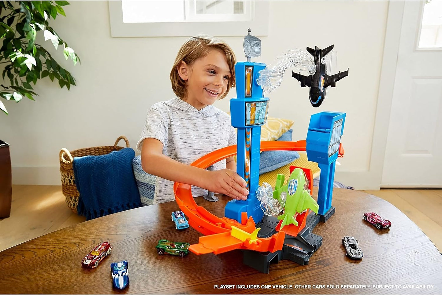 Pista de Carreras Hot Wheels Jet Jump Airport Track
