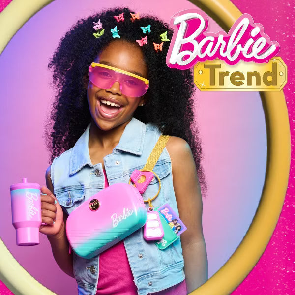 Conjunto de bolso de moda Barbie Trend: Incluye tarjeta de crédito de juguete y accesorios de belleza.