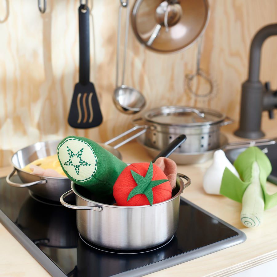 Cocina de madera con luces