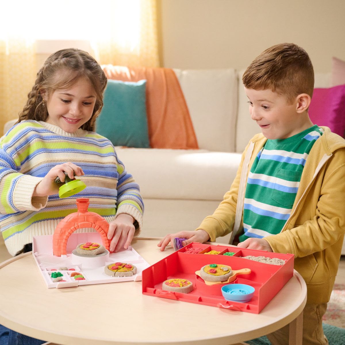 Kinetic Sand squish pizza playset