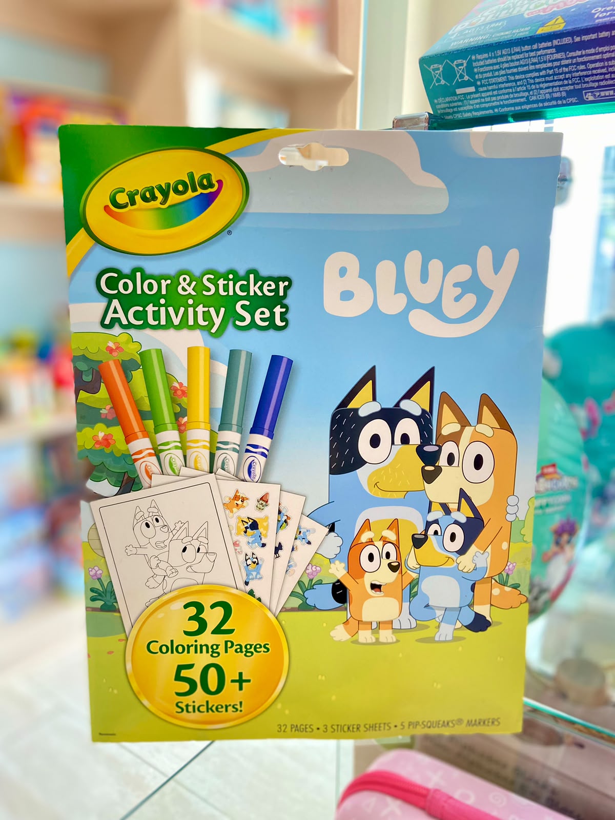 Juego de actividades de Bluey con colores y pegatinas, que incluye marcadores/Crayola