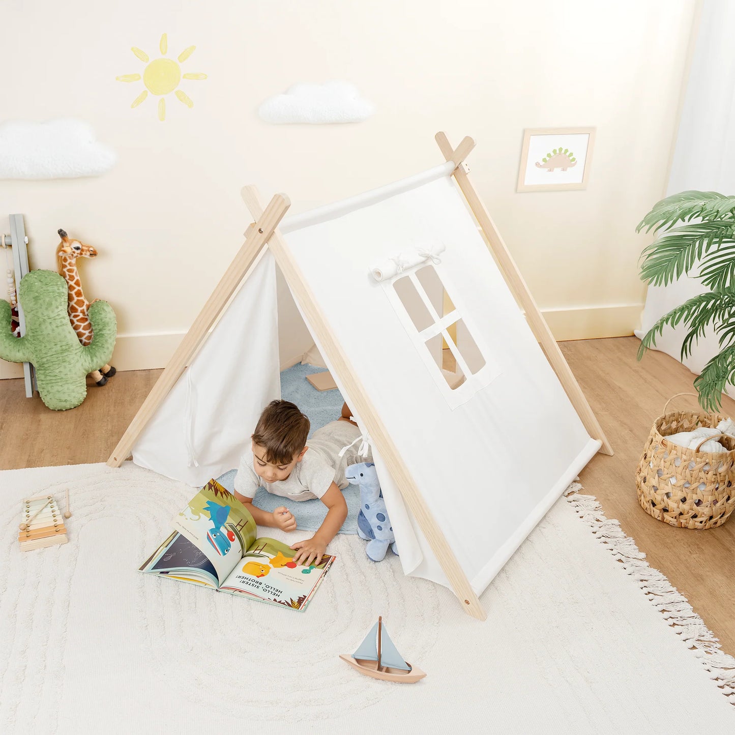 Tienda de juegos infantil de interior en madera natural
