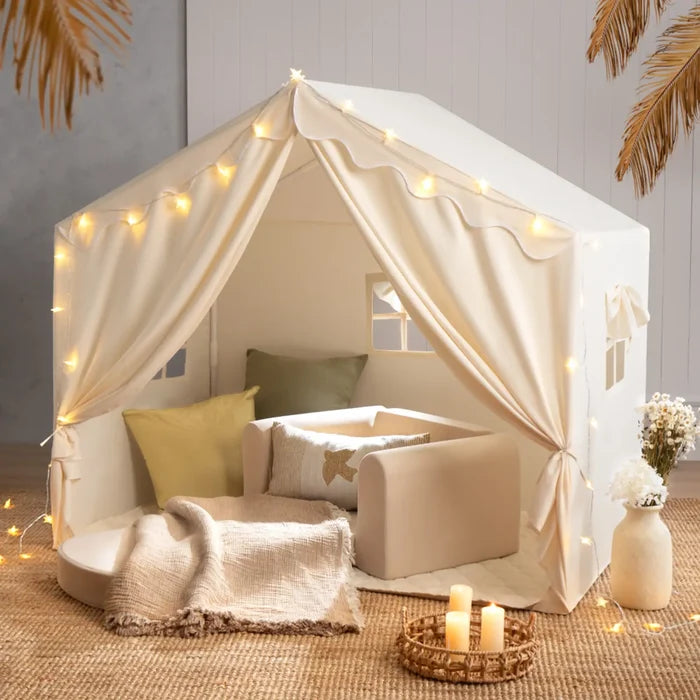 Tienda grande y acogedora con luces de estrellas | Tiny Land