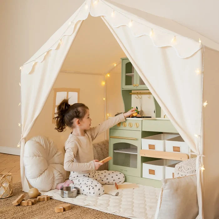 Tienda grande y acogedora con luces de estrellas | Tiny Land